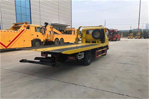 兴隆非事故拖车